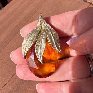Vintage Gold Tone and Amber Leaf Pendant / Brooch